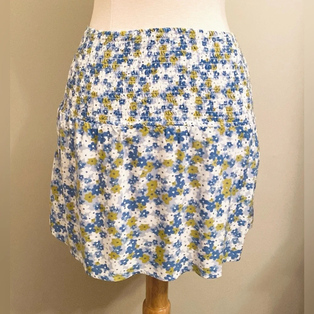 Kendall & Kylie Blue Green Ditsy Floral SZ M Coastal Preppy Y2K Indie Mini Skirt
